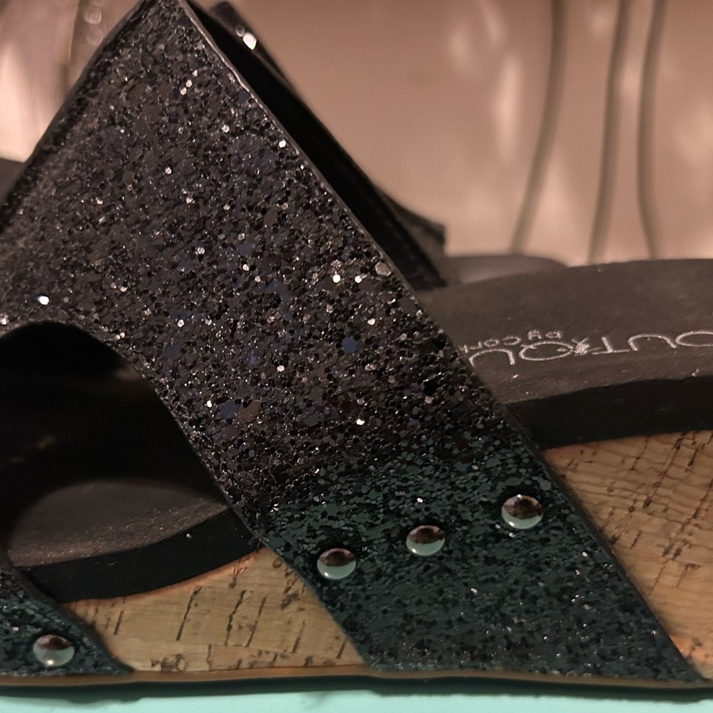 Corky’s Wedge Oasis size 8 black glitter